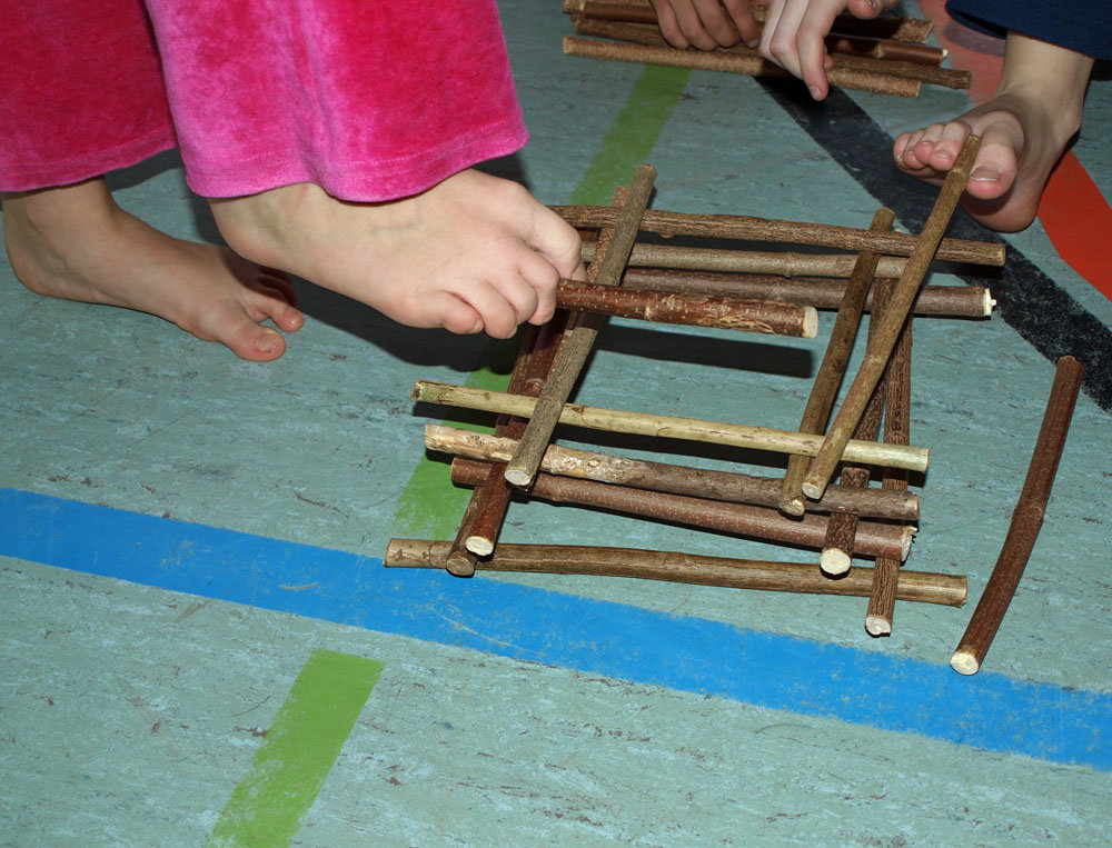 süsse Kinderzehen stapeln Stöckchen , Gimnastika za dječijih stopala süsse Kinderzehen stapeln Stöckchen , Gimnastika za dječijih stopala