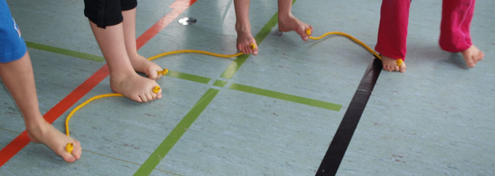 Übungen für Kinderfüsse mit Seil , Gimnastika za dječijih stopala Übungen für Kinderfüsse mit Seil , Gimnastika za dječijih stopala